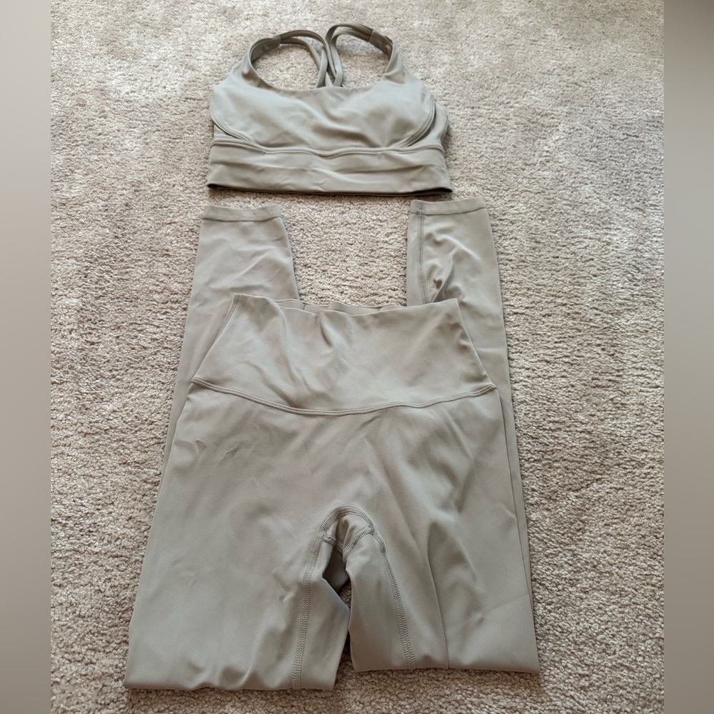Lululemon bra and legging set